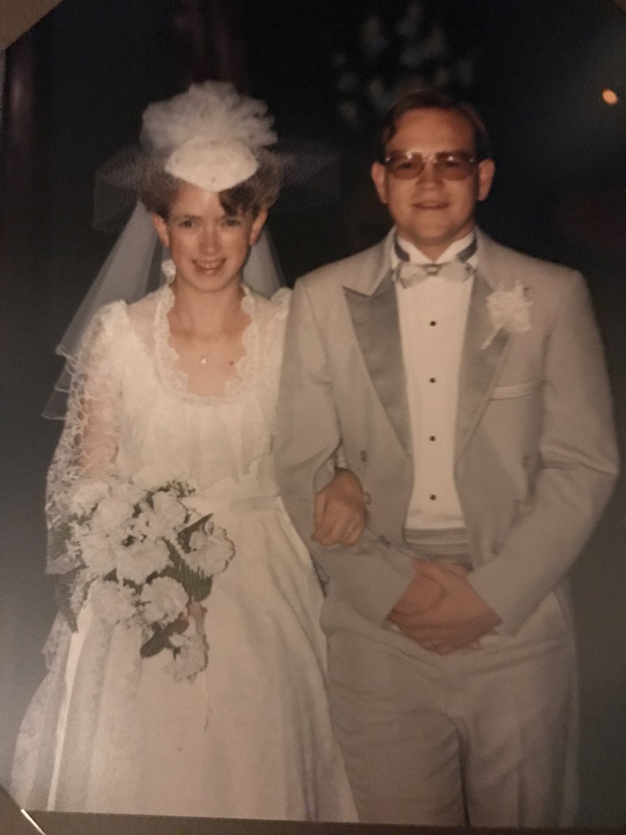 IceAndStretch's tweet image. Today my rock in life took her last breath. Even though I’m heartbroken and a big piece of me is gone, I find comfort that she is now resting peacefully. I will miss her by my side during  NW events. NorthWood and I lost a big fan today. She can now watch and cheer from heaven!🐾