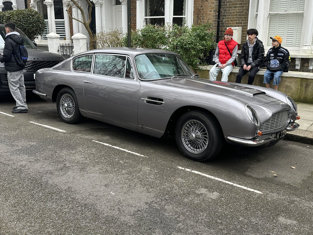 GPOnyx's tweet image. Cars on the Green…Eel brook common… excellent selection and good catching up with friends😁