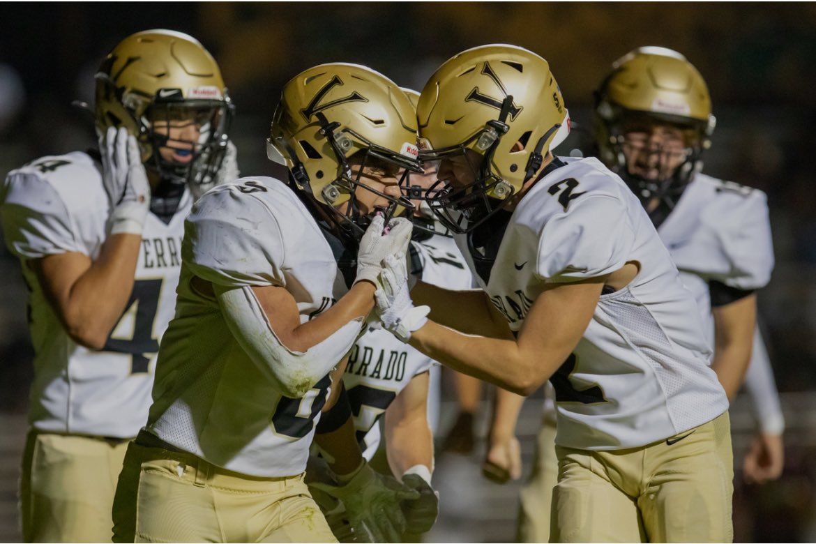 Eric Sorenson (@ericsports360az) on Twitter photo UPDATE: <a href="/Verrado_Vipers/">Verrado Viper Football</a> interviewed three candidates last week after re-opening their still vacant head coaching position. Decision coming soon. <a href="/Sports360AZ/">Sports360AZ</a>
A lot of layers here… UPDATE: <a href="/Verrado_Vipers/">Verrado Viper Football</a> interviewed three candidates last week after re-opening their still vacant head coaching position. Decision coming soon. <a href="/Sports360AZ/">Sports360AZ</a>
A lot of layers here…