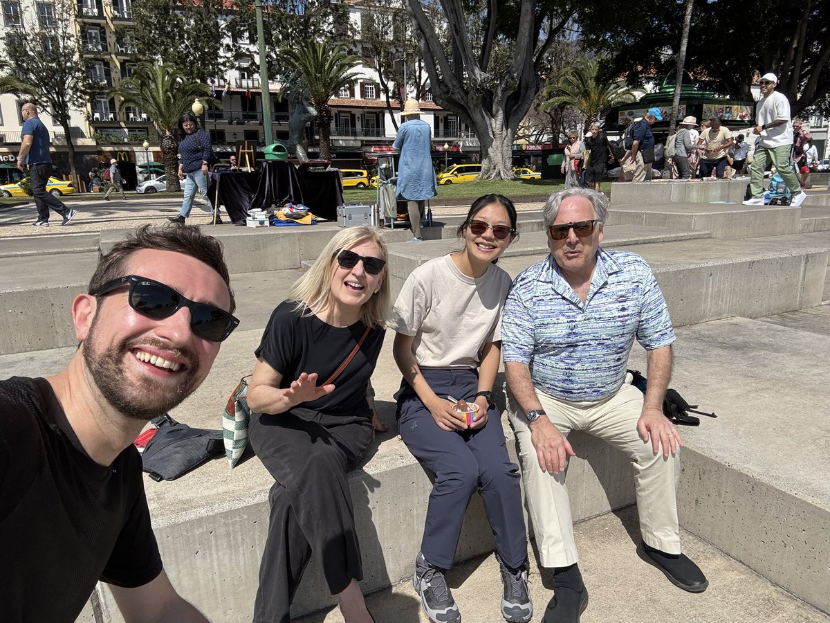 DavveroDomini's tweet image. Today, a miracle of media & lit. 8 years ago in Prague, we met a smart Shanghai HS grad, seeking Kafka sites. We were tourists together & then virtual friends. Today in Funchal, Madeira— she & her Paris bf were at the next table. Now big Murakami fans. Gelato for everyone!