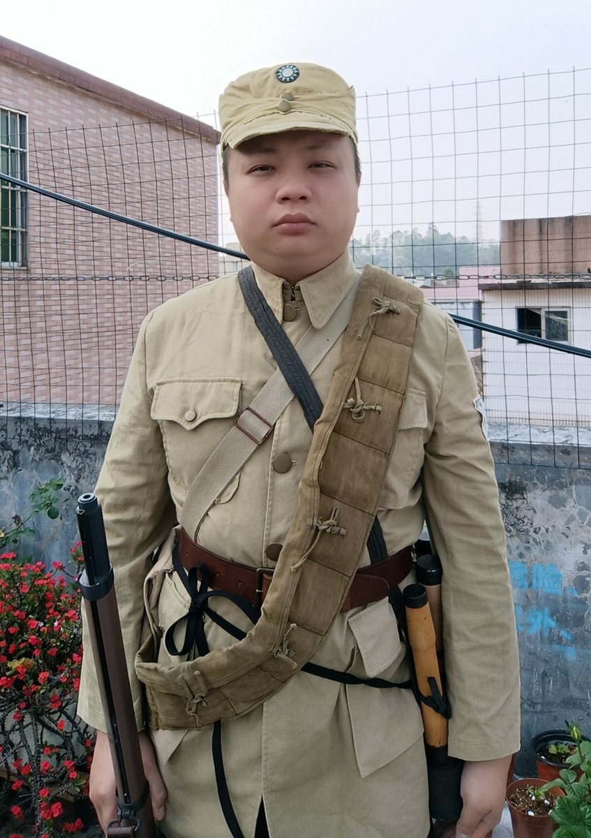 非正式的造型试装:
1.工农红军 冲锋枪手
2.陕甘宁根据地八路军（灰色军装） 警卫员
3.晋察冀根据地八路军（黄色军装） 步枪兵