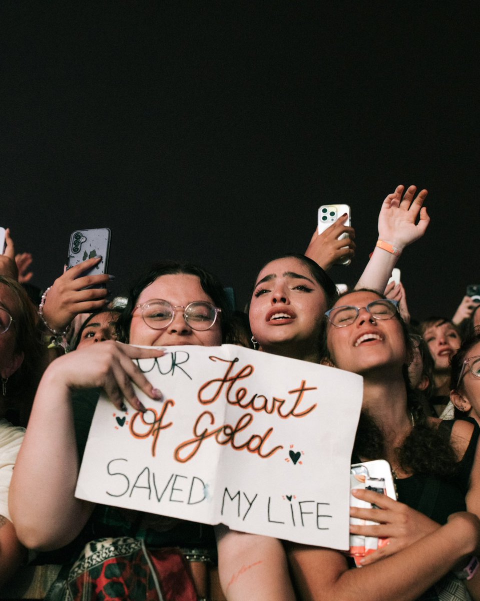 ShawnAccess's tweet photo. ARGENTINA 🇦🇷♥️ Thank you for an unforgettable night and for being SO loud. It was so good to be back. @lollapaloozaar https://t.co/LNwUbvey34