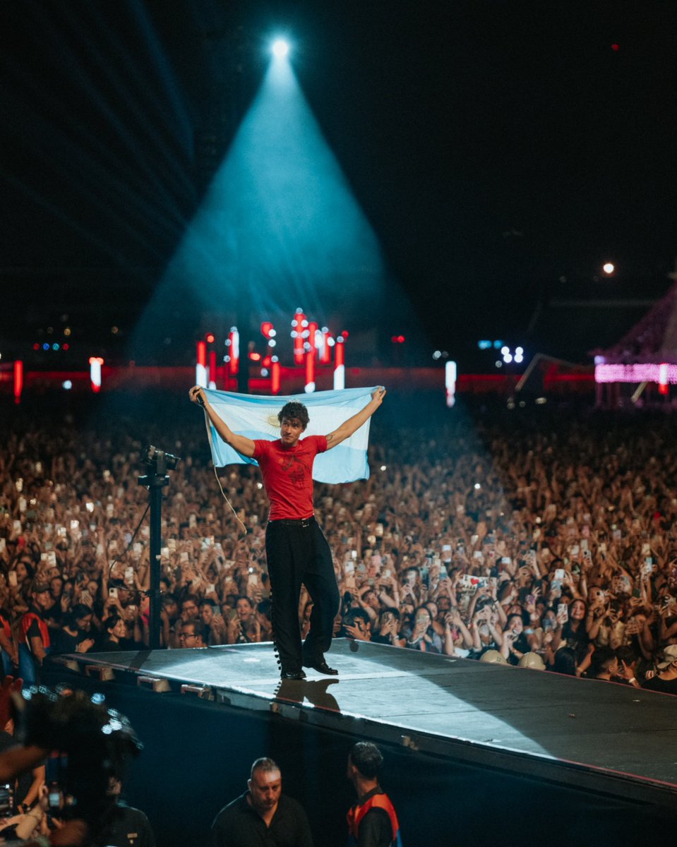 ShawnAccess's tweet photo. ARGENTINA 🇦🇷♥️ Thank you for an unforgettable night and for being SO loud. It was so good to be back. @lollapaloozaar https://t.co/LNwUbvey34