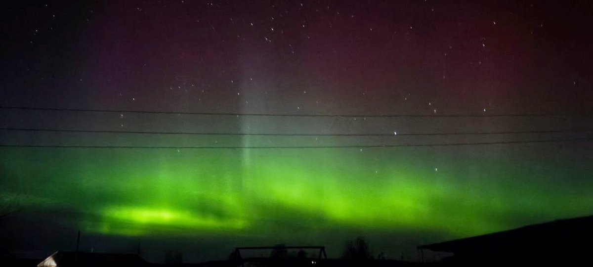temsu_walling's tweet image. Beautiful Polar lights over #Perm and #Mironova #Russia 🇷🇺🤩🤍💙❤️