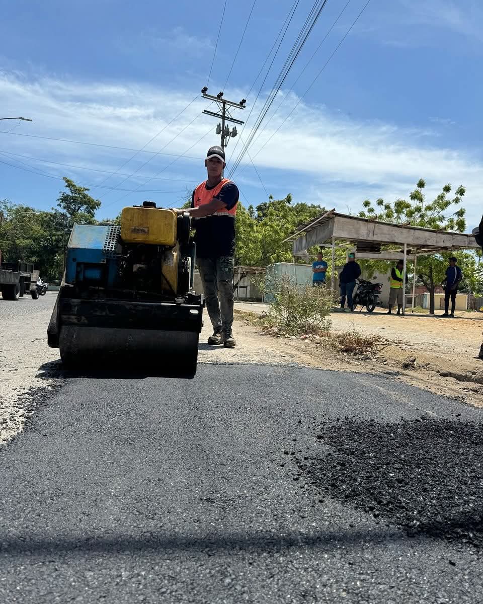 YoAmoCNA's tweet photo. YO❤️CUMANÁ
Esta semana la Alcaldía de #Cumana continuó con los  avances con el Plan de Mejoras a la Vialidad Urbana. Trabajos que son posibles gracias al apoyo de nuestro Presidente @NicolasMaduro...
@dcabellor
@pinfantea
Cumaná
Sucre https://t.co/kKfz4Jdkvl