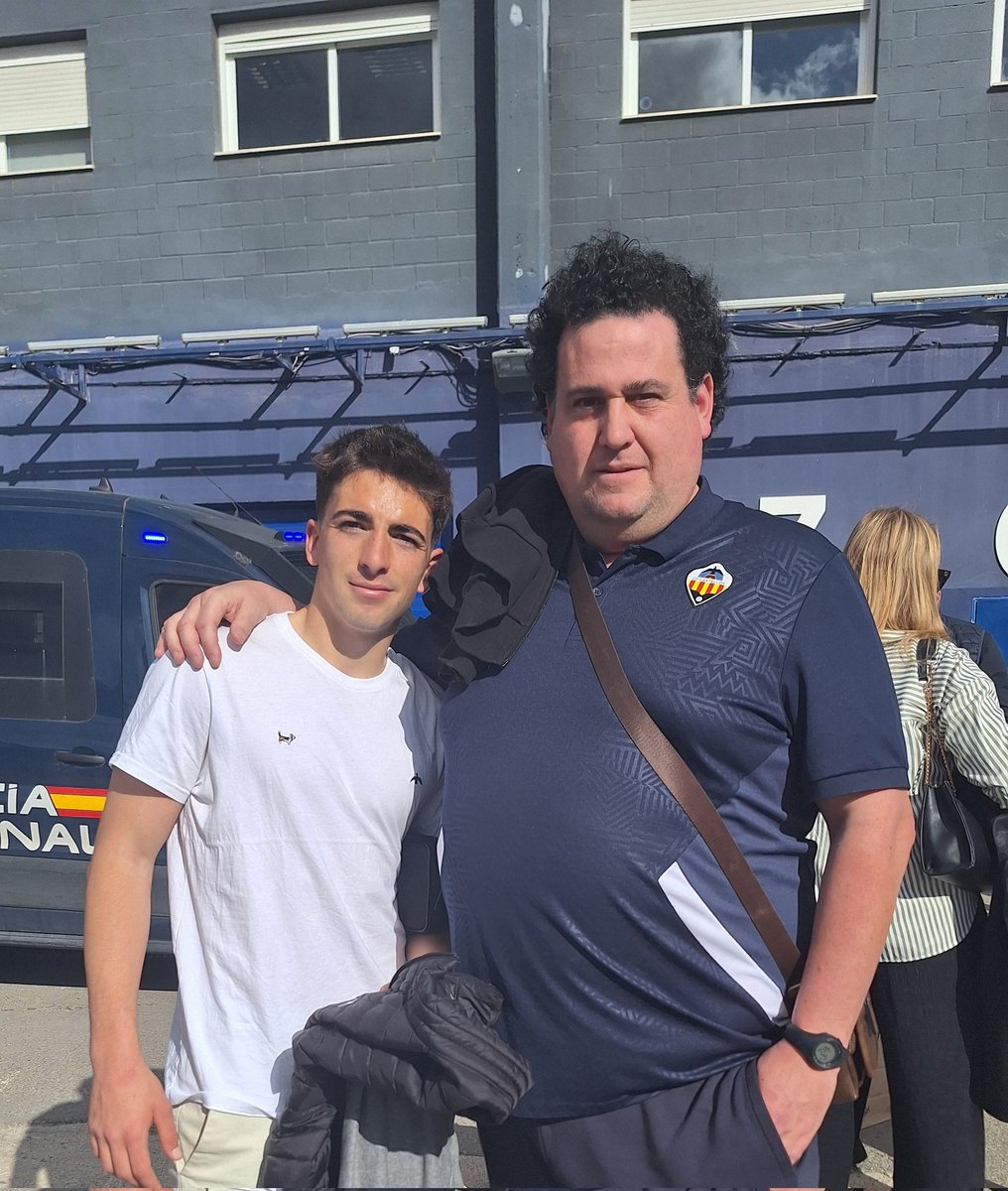 RSales_86's tweet photo. @alex_calatrava y 10 más. 
👂👂❤️ https://t.co/fyrq5Q4RMr