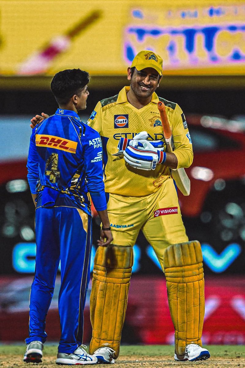 Lifetime memory for VIGNESH!! 💛#Dhoni  #CSKvsMI