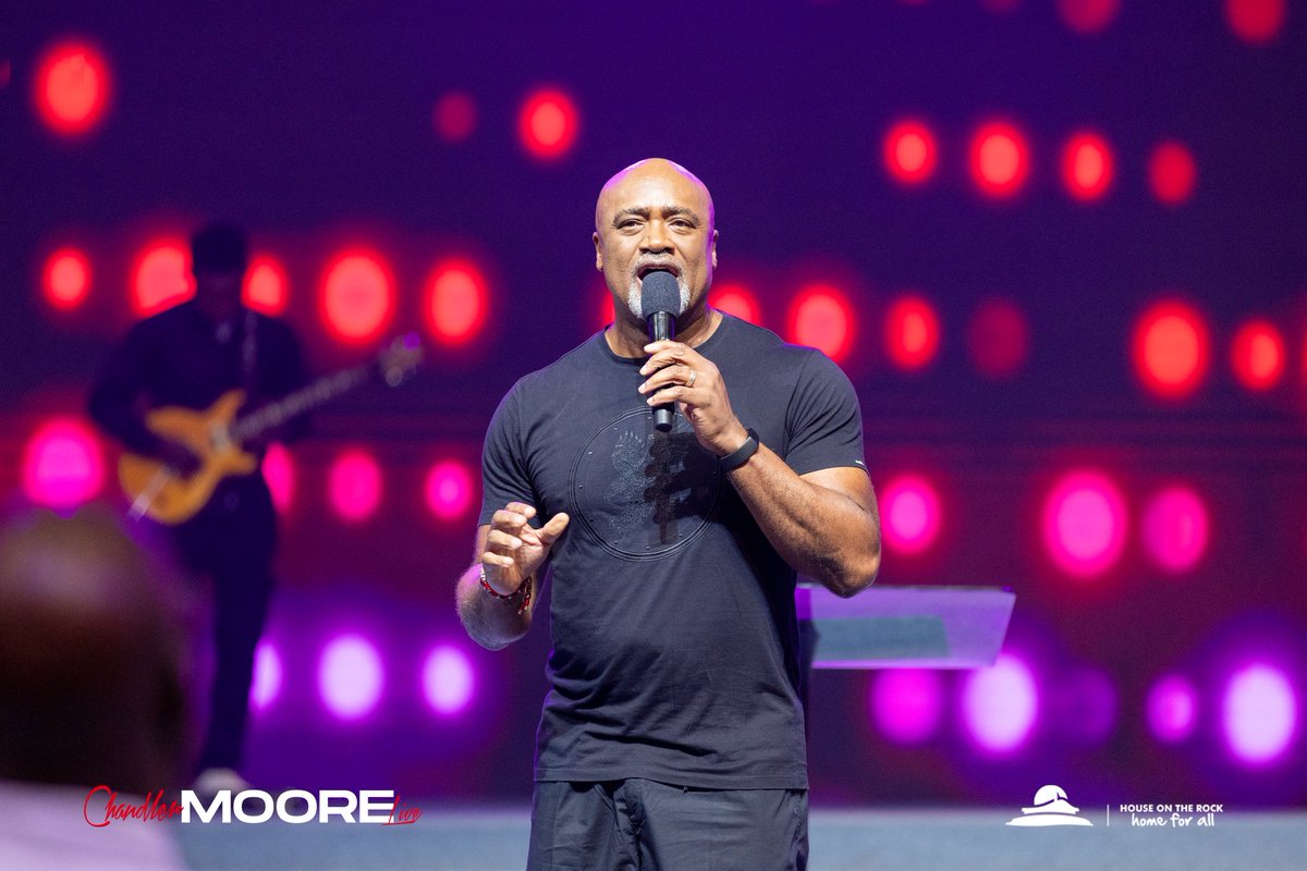 TheExperienceLG's tweet image. God speaks in a still small voice. You cannot hear what He is saying if you are in a noisy atmosphere. 

Stay tuned to His presence and listen closely. ✨🙌🏽

- @pauladefarasin

#PaulAdefarasin 
#ChandlerMooreLive 
#WorshipExperience 
#HouseOnTheRock