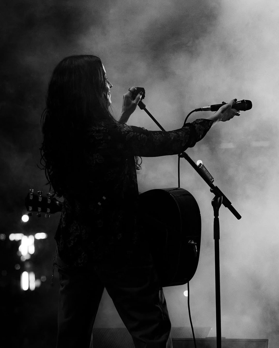 Alanis Morissette (@alanis) on Twitter photo santiago chile!! thank you for the deep listening and connection and rapture. i have missed you terribly i love you ❤️ 📸 <a href="/AliveCoverage/">Alive Coverage</a> santiago chile!! thank you for the deep listening and connection and rapture. i have missed you terribly i love you ❤️ 📸 <a href="/AliveCoverage/">Alive Coverage</a>