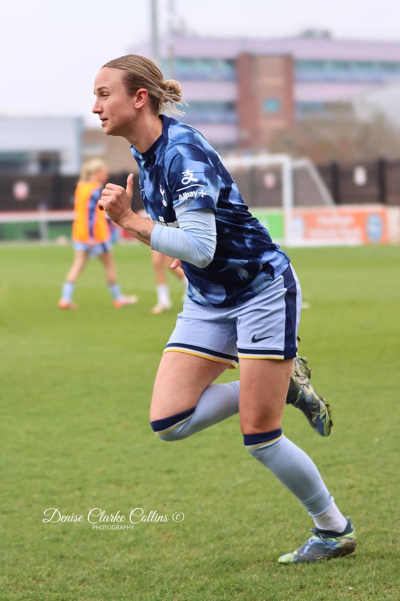 ClarkeColl87799's tweet photo. Martha Thomas Warms up 23/02/2025 
West Ham United  FC 2 v 0 Tottenham Hotspur FC #westhamunited #westhamunited #westham #hammers #irons #westhamunitedwomenfc #tottenhamhotspurwomenfc #tottenhamhotspurfc #tottenham #spurswomen #spurs #wsl #marthathomas https://t.co/pomytwbMmH