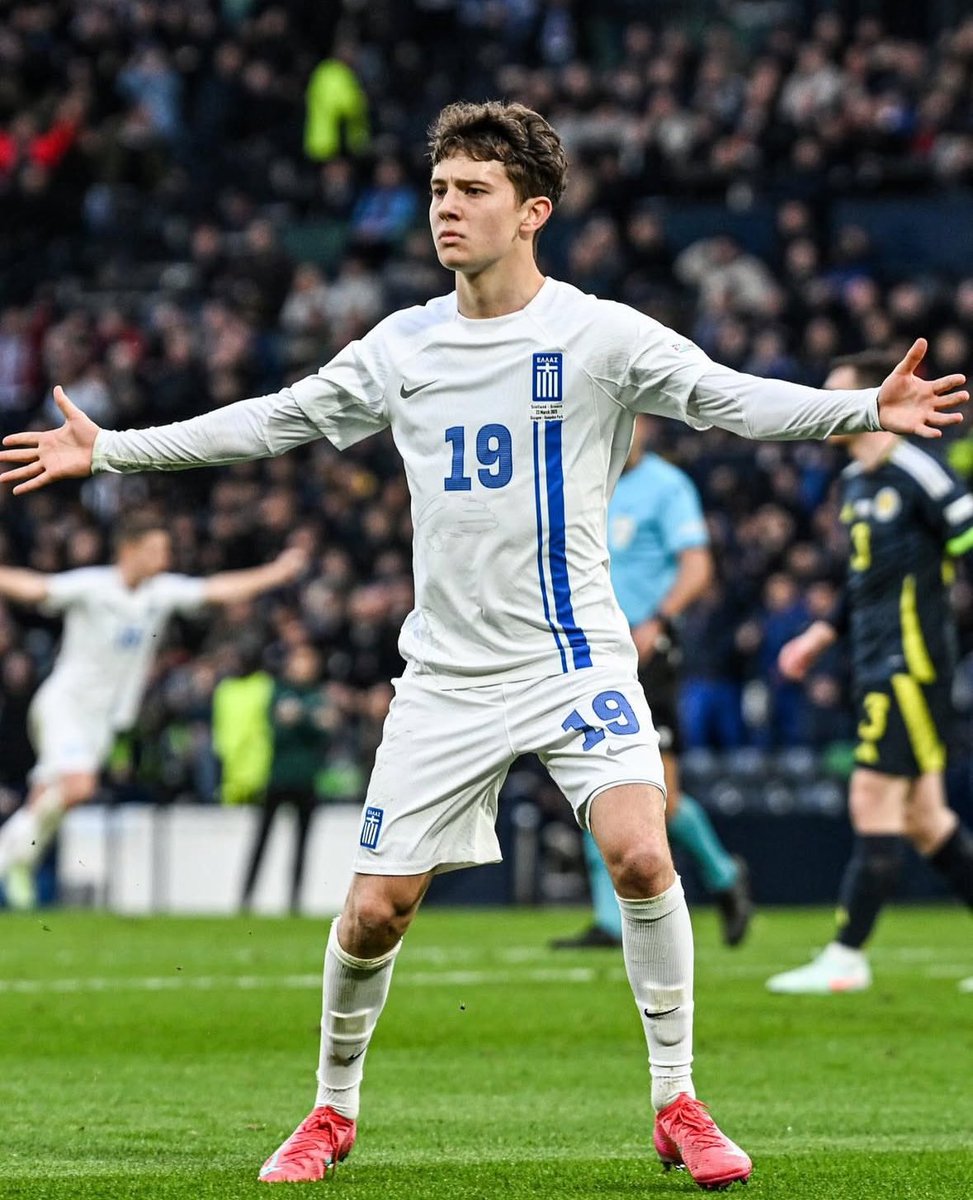 FabrizioRomano's tweet image. Konstantinos Karetsas (17) becomes the youngest player ever to score a competitive goal for Greece 🇬🇷⭐️