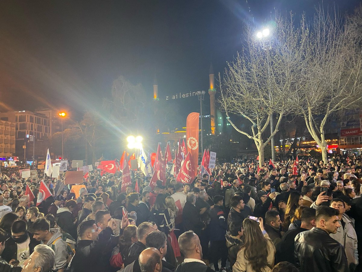 DenizliTip's tweet photo. Denizli ayakta, iradesine sahip çıkıyor!

#SesVerTürkiye https://t.co/LzVjBF4ozm