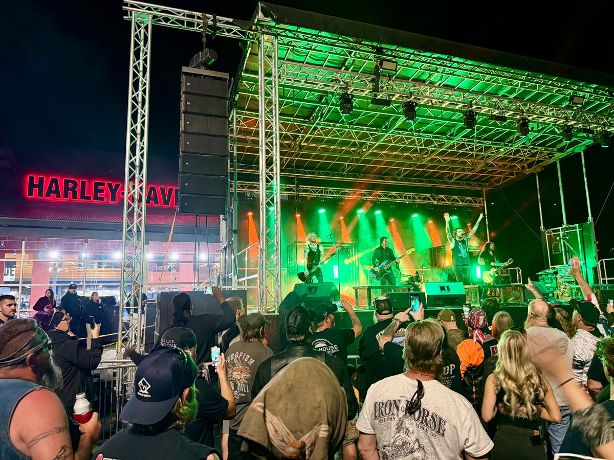 AdamWilkeHD's tweet photo. WOW - what a Grand Opening party at Dog House Harley-Davidson! Huge shoutout to the entire team for putting on an unforgettable experience, capped off by an awesome live performance from Saliva. #harleydavidson #dealership #retail https://t.co/68oZE98QqM