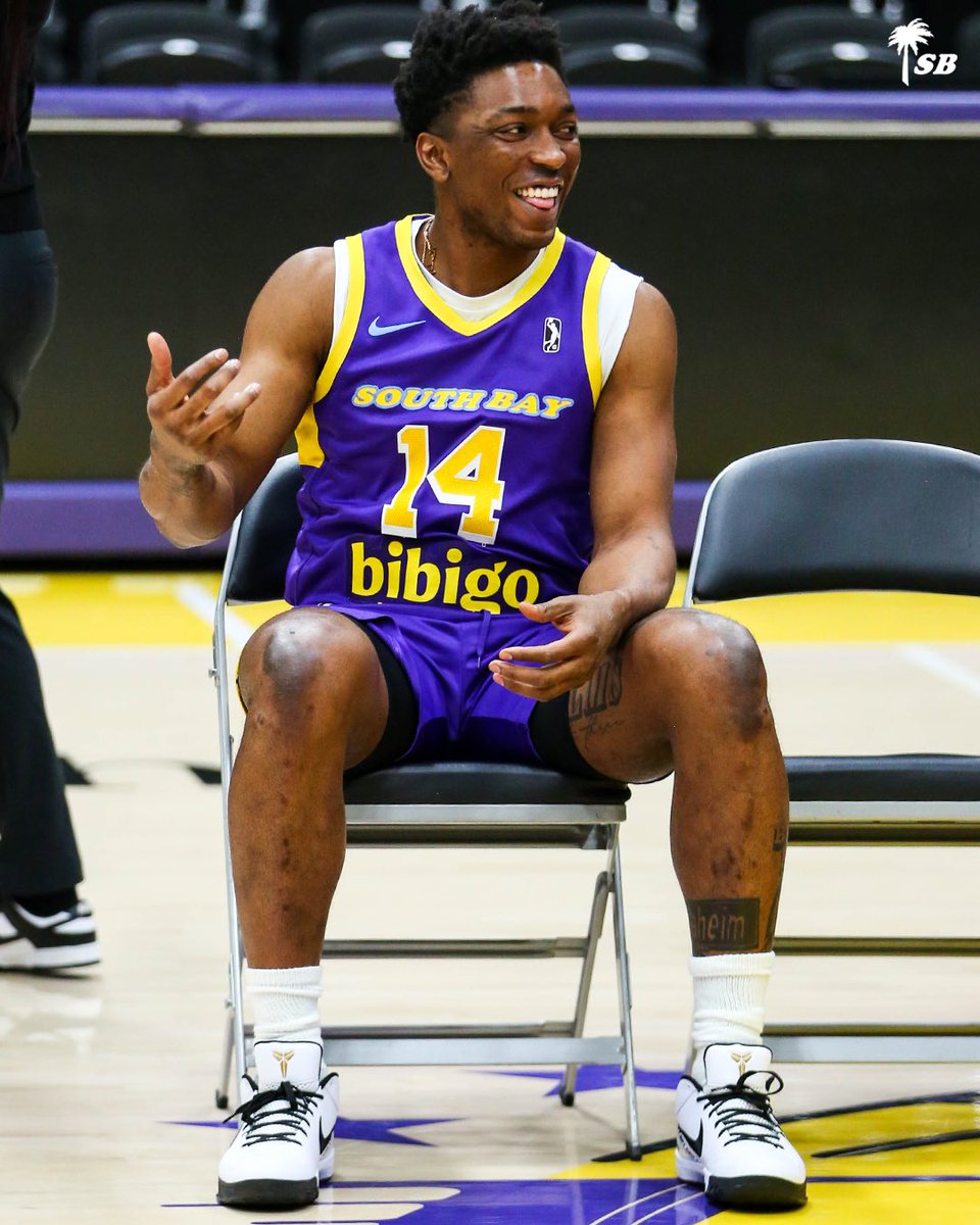 CValleyLakers's tweet photo. Smiles on Sunday 😎

#SBLakers https://t.co/9t0rSlkwAc