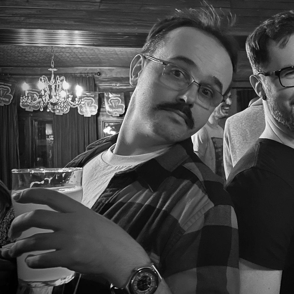 DevteamL's tweet image. Late as well on this trend but hey, behind this comic, I'm Victor, a french-canadian concept-artist living in Montreal, Quebec, working at Invoke Studio, and we do Dungeon &amp;amp; Dragons videogames!

#WhatAGameDevLooksLike