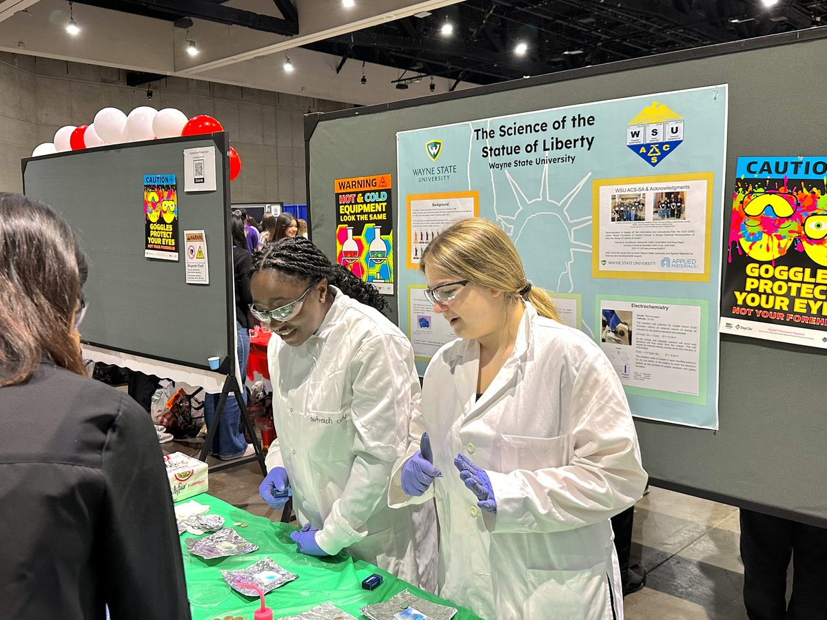 pchemstud's tweet image. Jamelia and Angela presenting at the ACS National Conference #ACSNationalMeeting