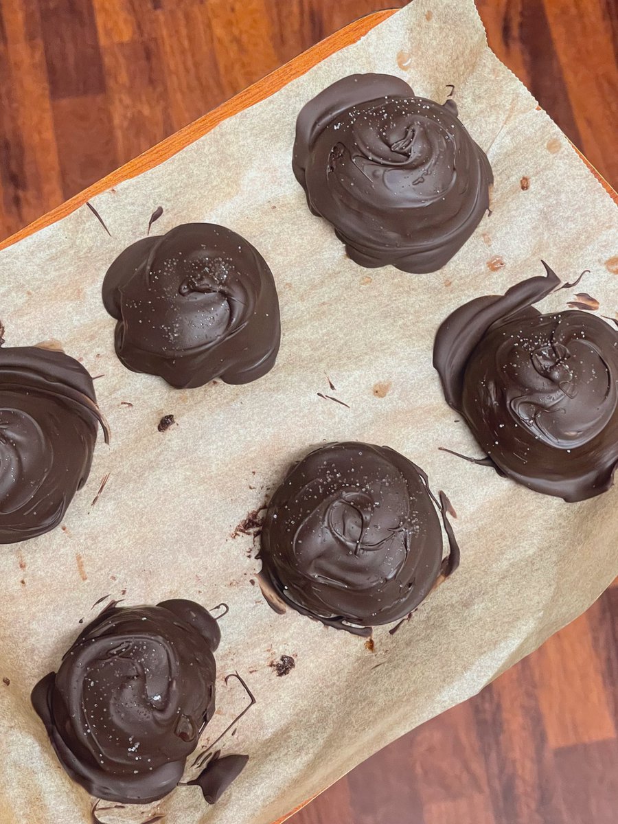 EatsLin's tweet image. elle’s salted brownie balls