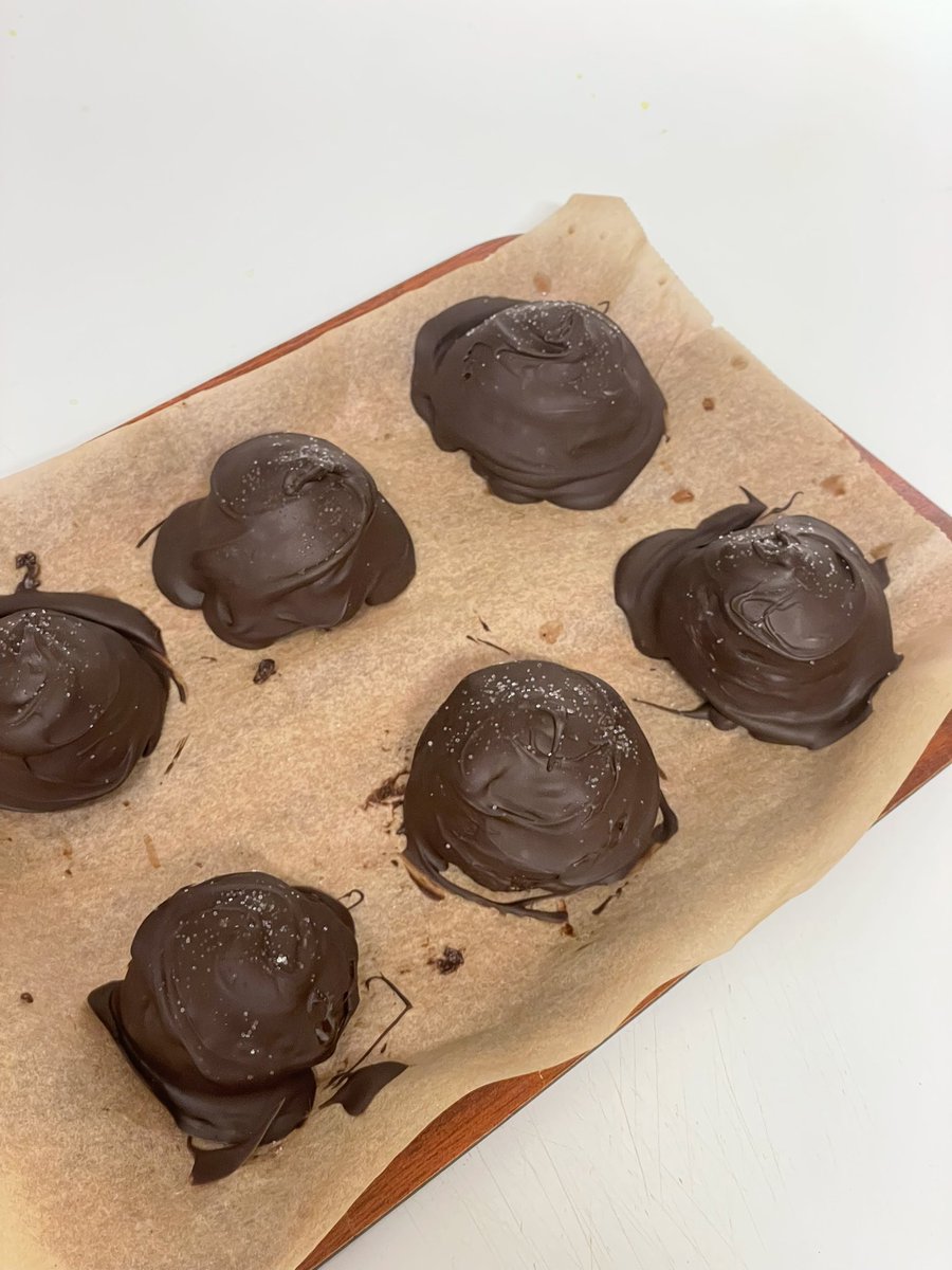 EatsLin's tweet image. elle’s salted brownie balls