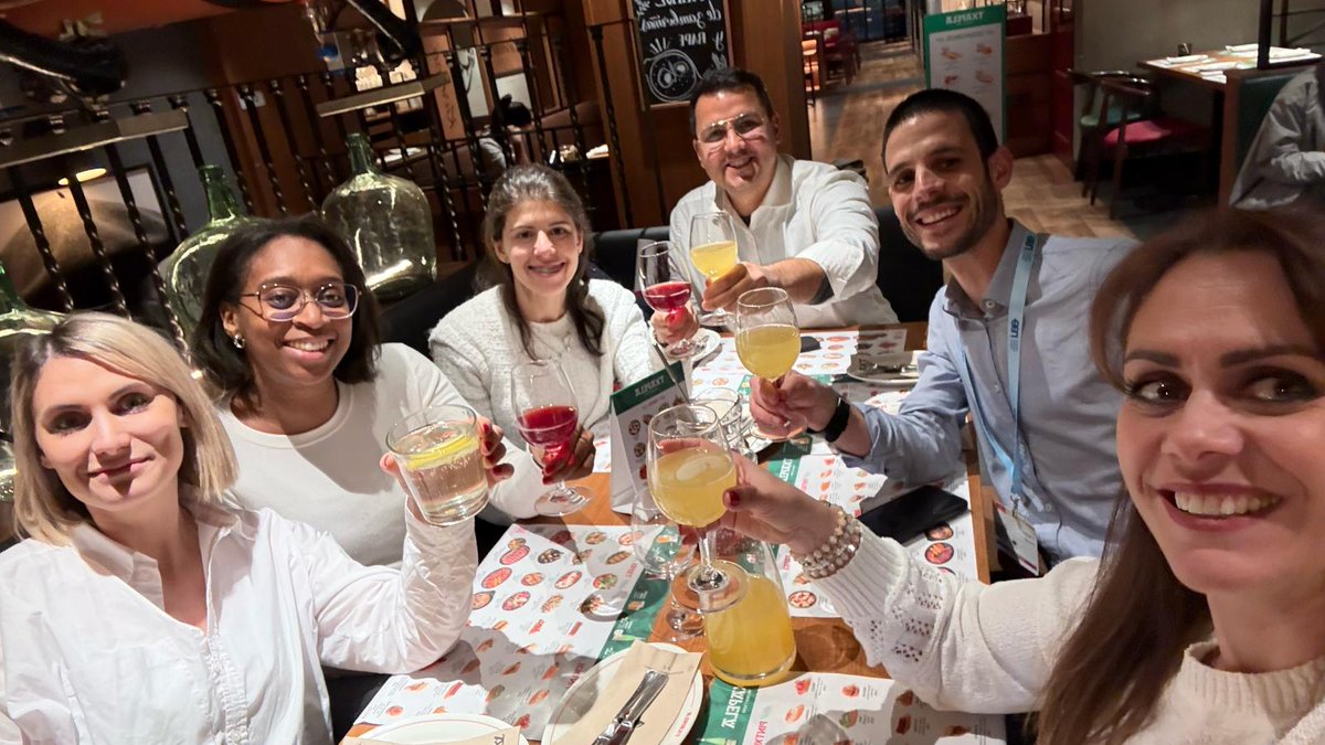 EAUNurses's tweet image. Dinner time is for networking at #eaun25