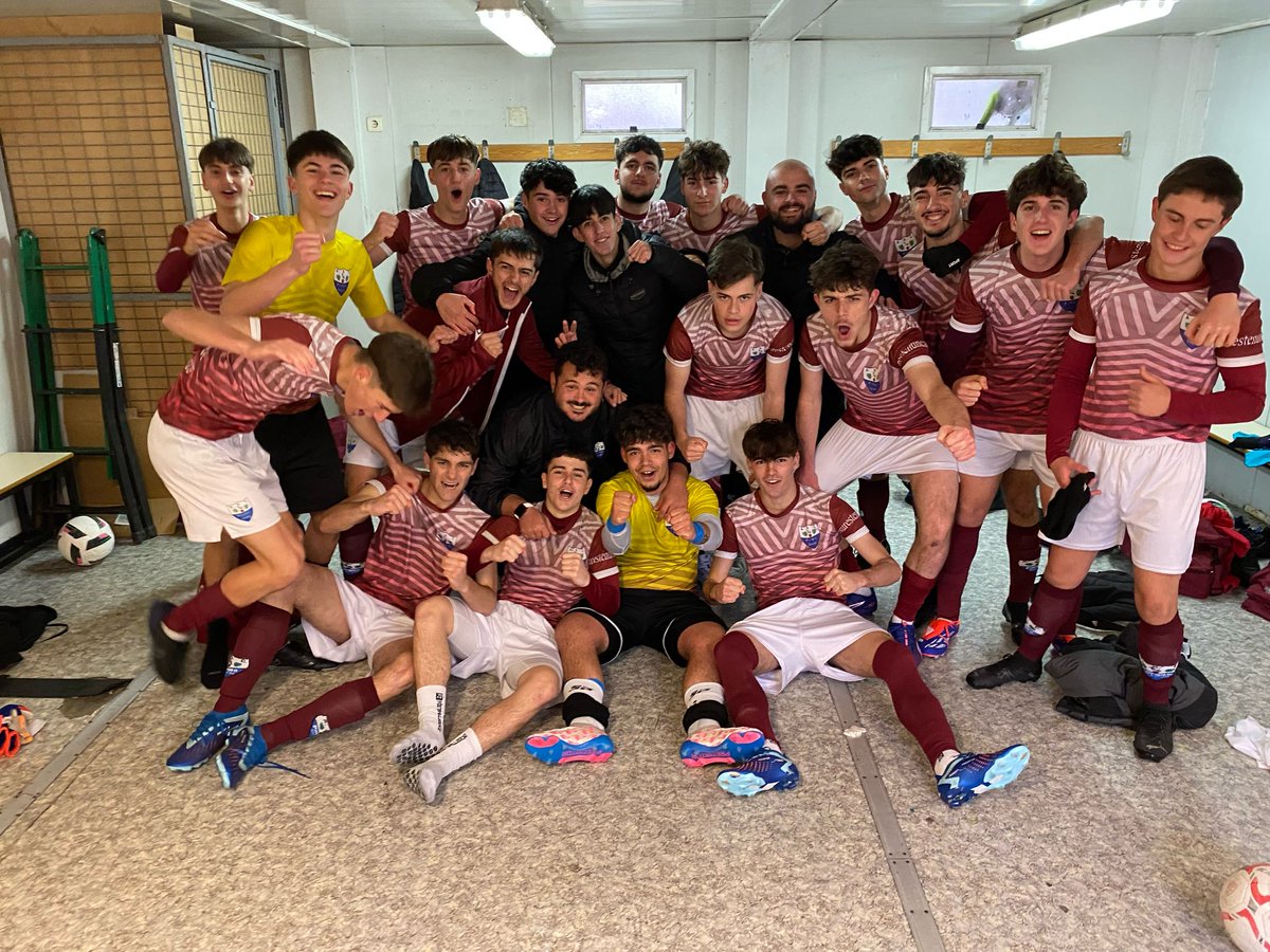 ADParqueSureste's tweet photo. Juvenil "A" 3-1 UD Velilla "A".
Buen partido del equipo en líneas generales ante un equipo que no conseguimos ganar en la ida.
Seguimos en clara línea ascendente y sumamos otros 3 puntos.
#parquesureste #juvenil @ClavLop https://t.co/mvyljZE7s7