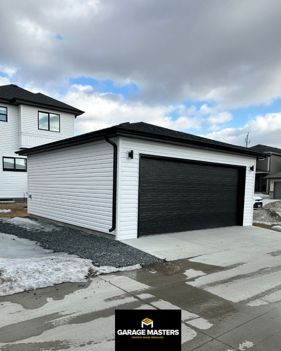 Garage_Masters's tweet image. We just wrapped up a beautiful double garage build for a new home development. If you&apos;ve moved into a new home, now may be the right time to plan a garage that meets your lifestyle.  Learn more at garagemasters.ca  #garagemasters