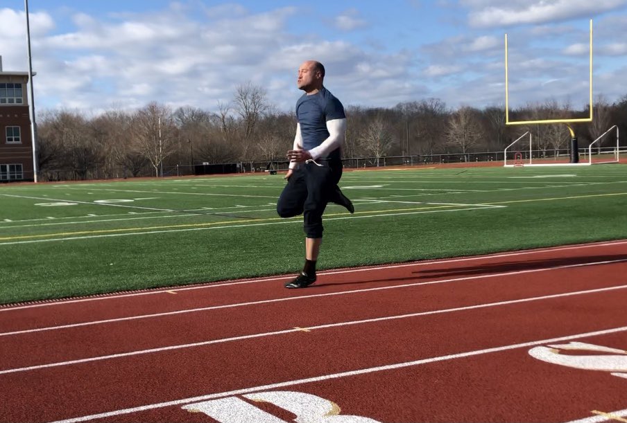 ErikBecker42's tweet image. Speed creates endurance.

Endurance never creates speed.

23 years of charting my metrics verifies this.

When I prioritize speed, my endurance numbers improve.

Why?

Speed creates speed reserve.

Game speed becomes more efficient &amp;amp; requires less energy.

@pntrack @TFConsortium