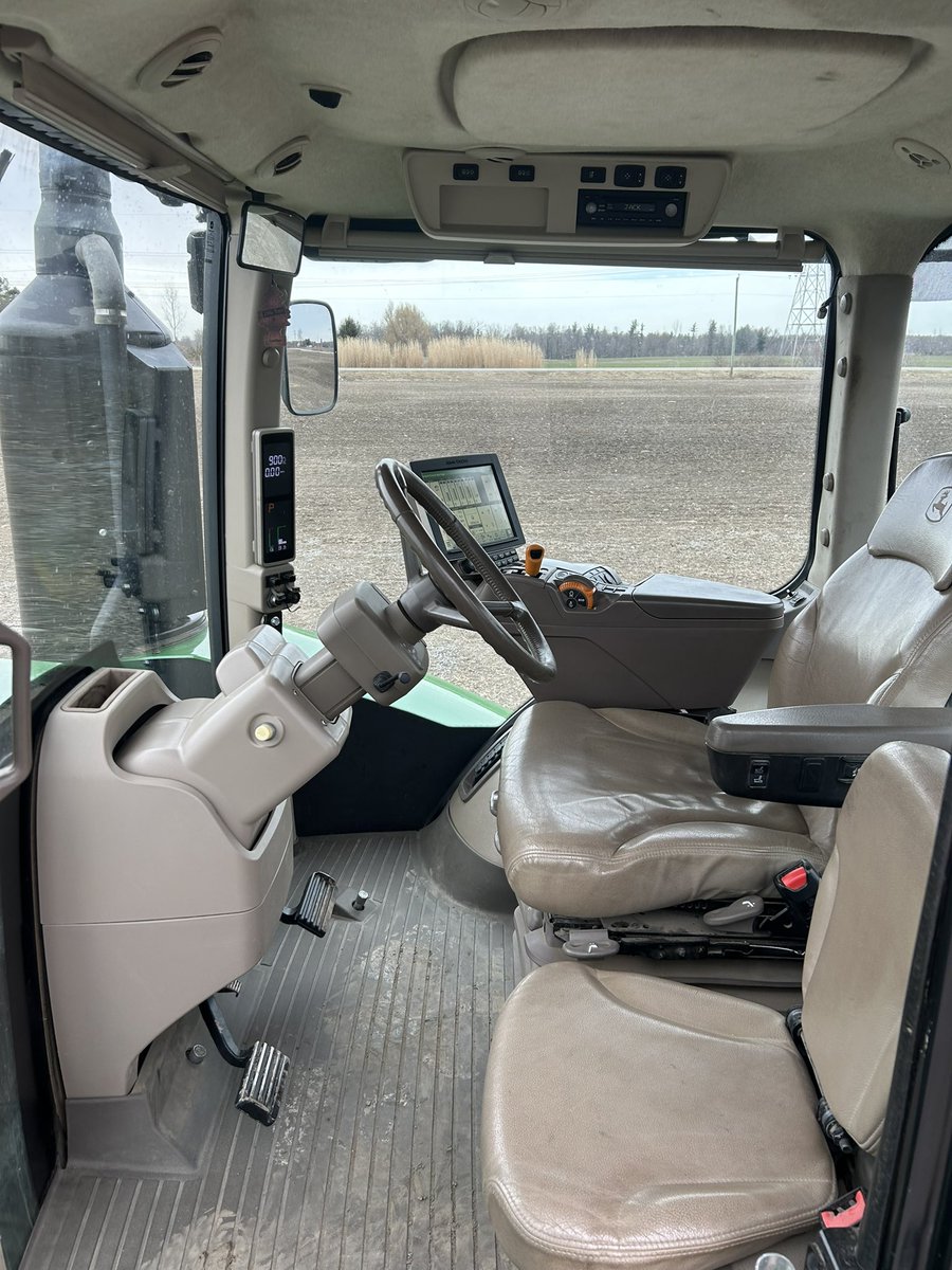 FOR SALE! 2017 9570rx, 5300 HRS, camso 6500 36in tracks 60% 5 remotes, cat 5 drawbar, Cummins 14.9L, tractor is in awesome shape for the hours. Premium lighting, 115 gallon hyd pump. New transmission at 2000 hrs. Asking $342,500 cad trucking available anywhere North America