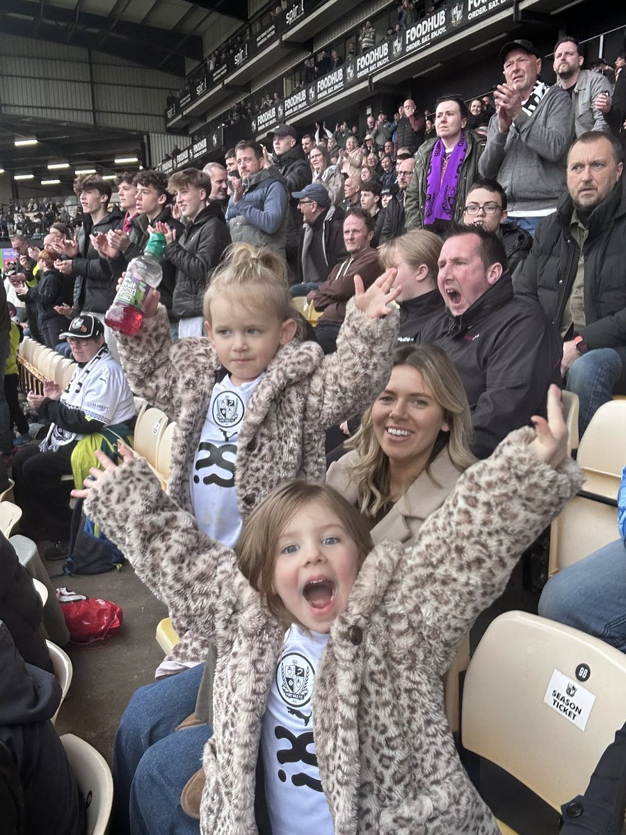 SheldonJon's tweet image. Fake cheetah coats, the 3 musketeers of girls of my dreams, and @OfficialPVFC what more could a husband and father want? UTV #firstvalegameformygirls