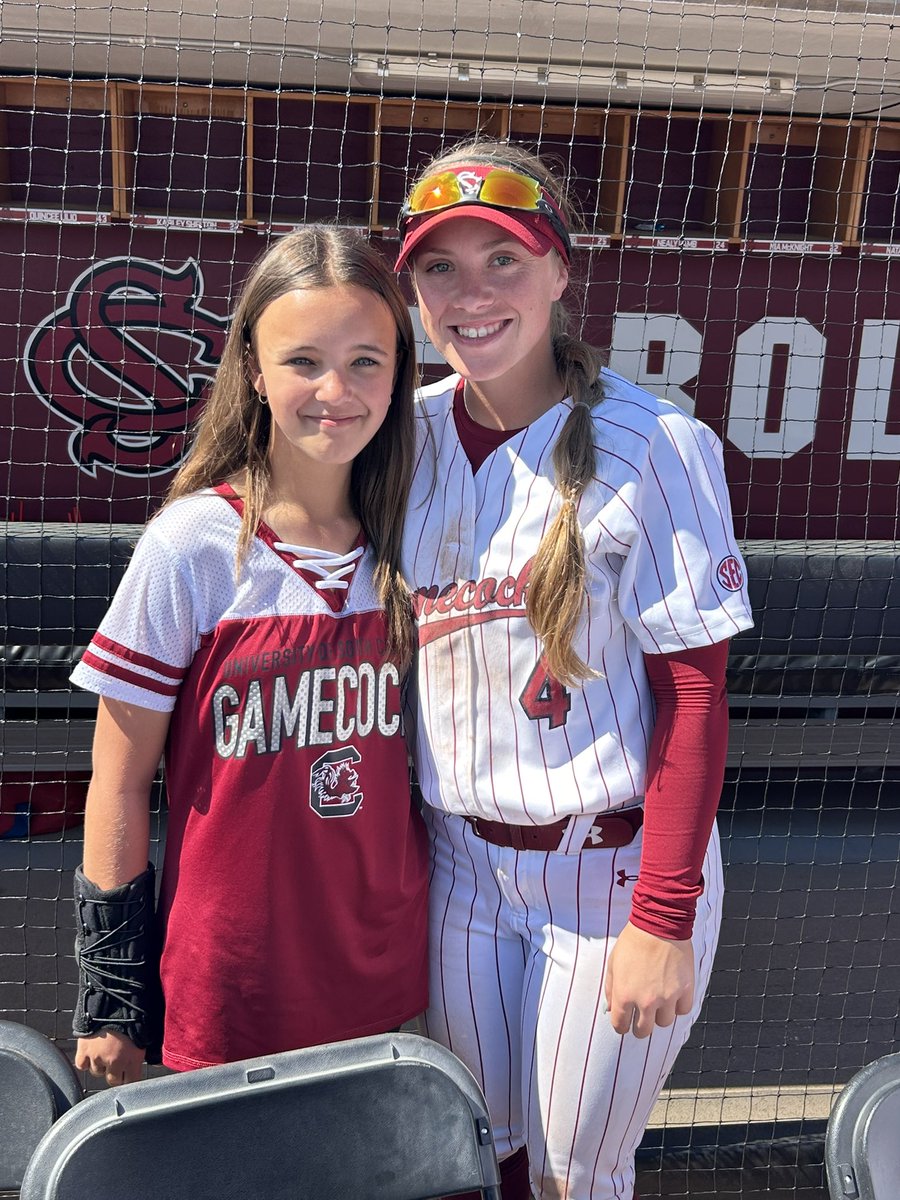 StuKay40's tweet photo. Thank you @KarleyShelton and @brooke_blank4. You have fans for life! 

Go @GamecockSoftbll!!
🥎🥎🥎🥎🥎🥎🥎 https://t.co/PPHKx96uow