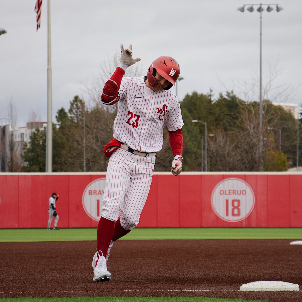 Cougars Sweep San Diego State Behind Cresswell’s Big Day

RECAP | shorturl.at/m09Ud

Will Cresswell | 3 H, 6 RBI, 3-run HR
Max Hartman | 2 H, 2 R, HR
<a href="/lukethiele2/">Luke Thiele</a> | 2 H, 2 BB, HBP, 3 R
<a href="/Johnstone9Logan/">Logan Johnstone</a> | 2B, BB, HBP, 2 R
<a href="/luke3meyers/">Luke Meyers</a> | 3 IP, 0 R, 4 K, WIN

#GoCougs | #WAZZU