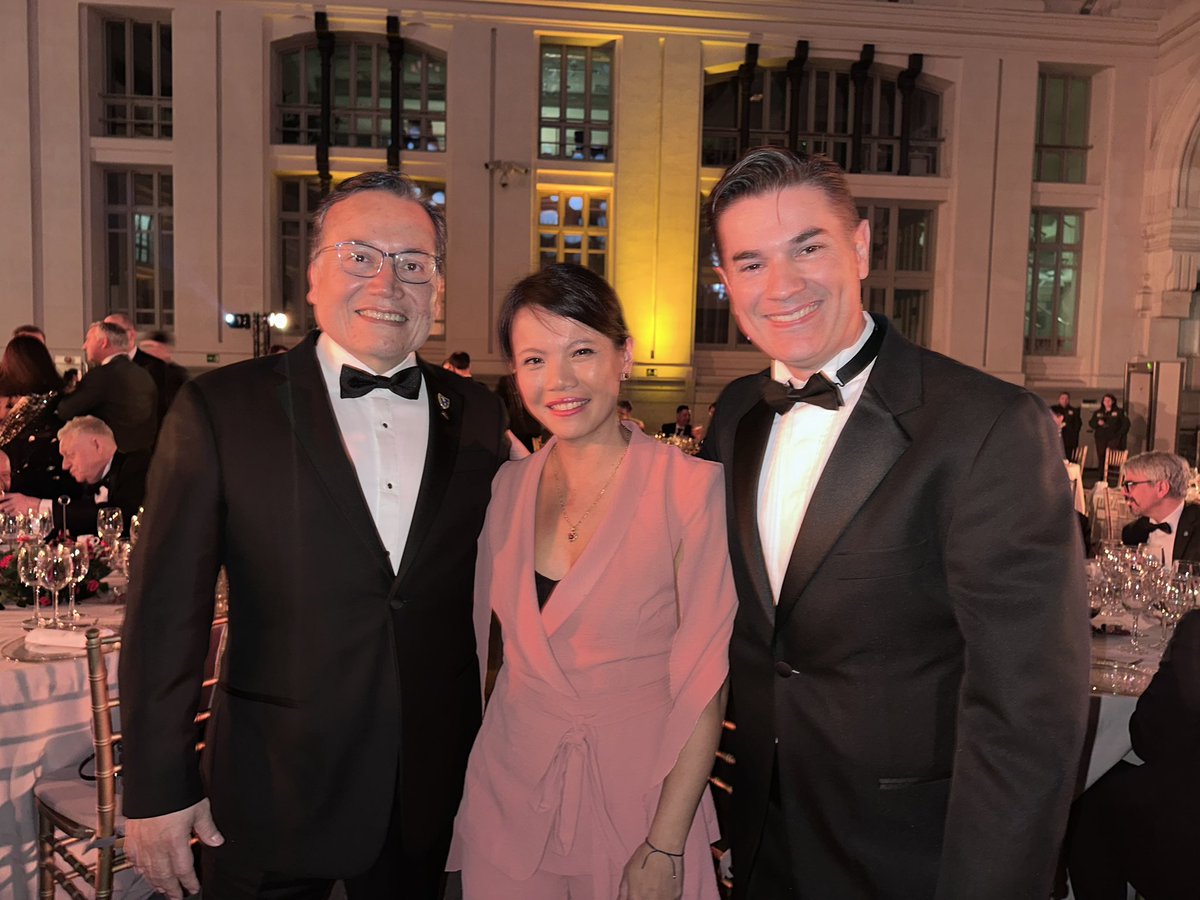 Alejandro Rodriguez, MD, FACS (@arrodriguezmd) on Twitter photo International Friendship dinner during the EAU Madrid 2025 Meeting. Great to see friends and colleagues! <a href="/Uroweb/">European Association of Urology (EAU)</a> <a href="/CAU_URO/">Confederación Americana de Urología (CAU)</a> <a href="/wakeurology/">Wake Forest Urology</a> International Friendship dinner during the EAU Madrid 2025 Meeting. Great to see friends and colleagues! <a href="/Uroweb/">European Association of Urology (EAU)</a> <a href="/CAU_URO/">Confederación Americana de Urología (CAU)</a> <a href="/wakeurology/">Wake Forest Urology</a>