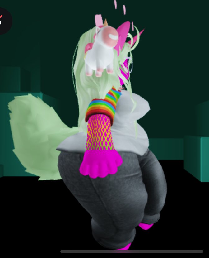 10Sleight's tweet photo. @scorepets Thicc avatars rise up https://t.co/ADFuqBc9dZ