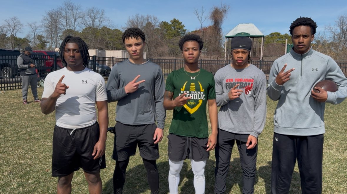 d1DannyL's tweet image. Getting some extra speed work with @zahkaimcd @CasiThomas2 @ZymereWeaver @CurtisObrien26
@coachrosenfeld @CoachLangeRBC @KevGaul