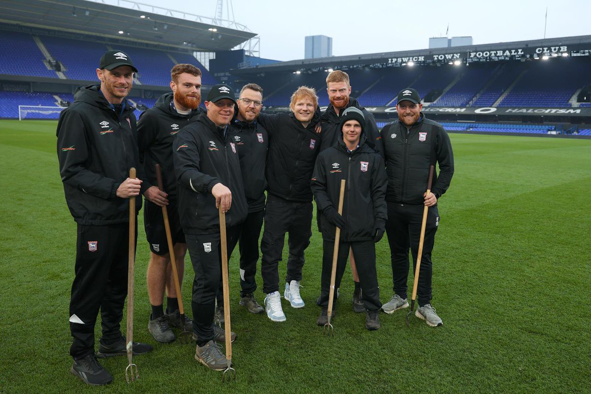 Benjamin Connell (@benconnell80) on Twitter photo Day 7 Last day of #GroundsWeek appreciation goes to all grounds persons for the hard work which goes in to getting the game on. A special mention to the team around me at #itfc both at the training ground and stadium. We had a special guest today for our team photo <a href="/wearetheGMA/">Grounds Management Association</a> Day 7 Last day of #GroundsWeek appreciation goes to all grounds persons for the hard work which goes in to getting the game on. A special mention to the team around me at #itfc both at the training ground and stadium. We had a special guest today for our team photo <a href="/wearetheGMA/">Grounds Management Association</a>