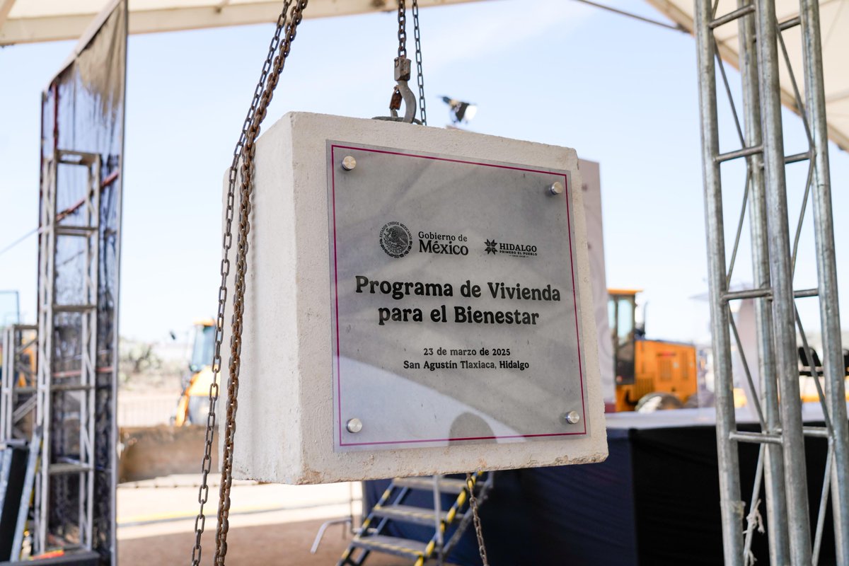 juliomenchaca_'s tweet photo. ¡Más hogares dignos para Hidalgo! 🏡

Gracias al liderazgo de nuestra presidenta @Claudiashein, más familias hidalguenses ahora tienen certeza para acceder a una vivienda digna.

Sigamos avanzando por más bienestar y transformación para #Hidalgo. ¡Esto es solo el comienzo! 

#PrimeroElPueblo
#VamosConTodo