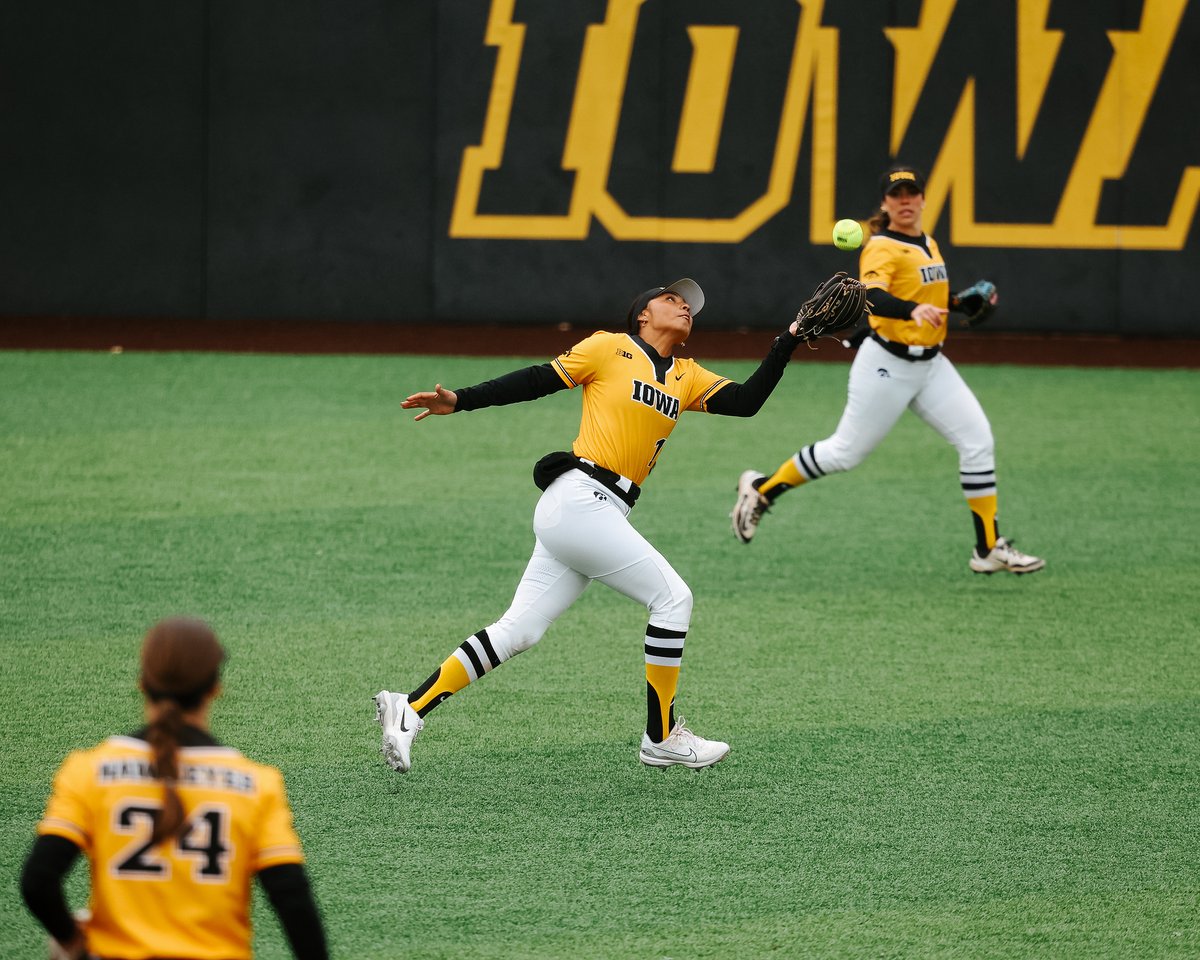Another clean inning of work! 👏 

M2 | Iowa 0, #5 UCLA 0

#Hawkeyes