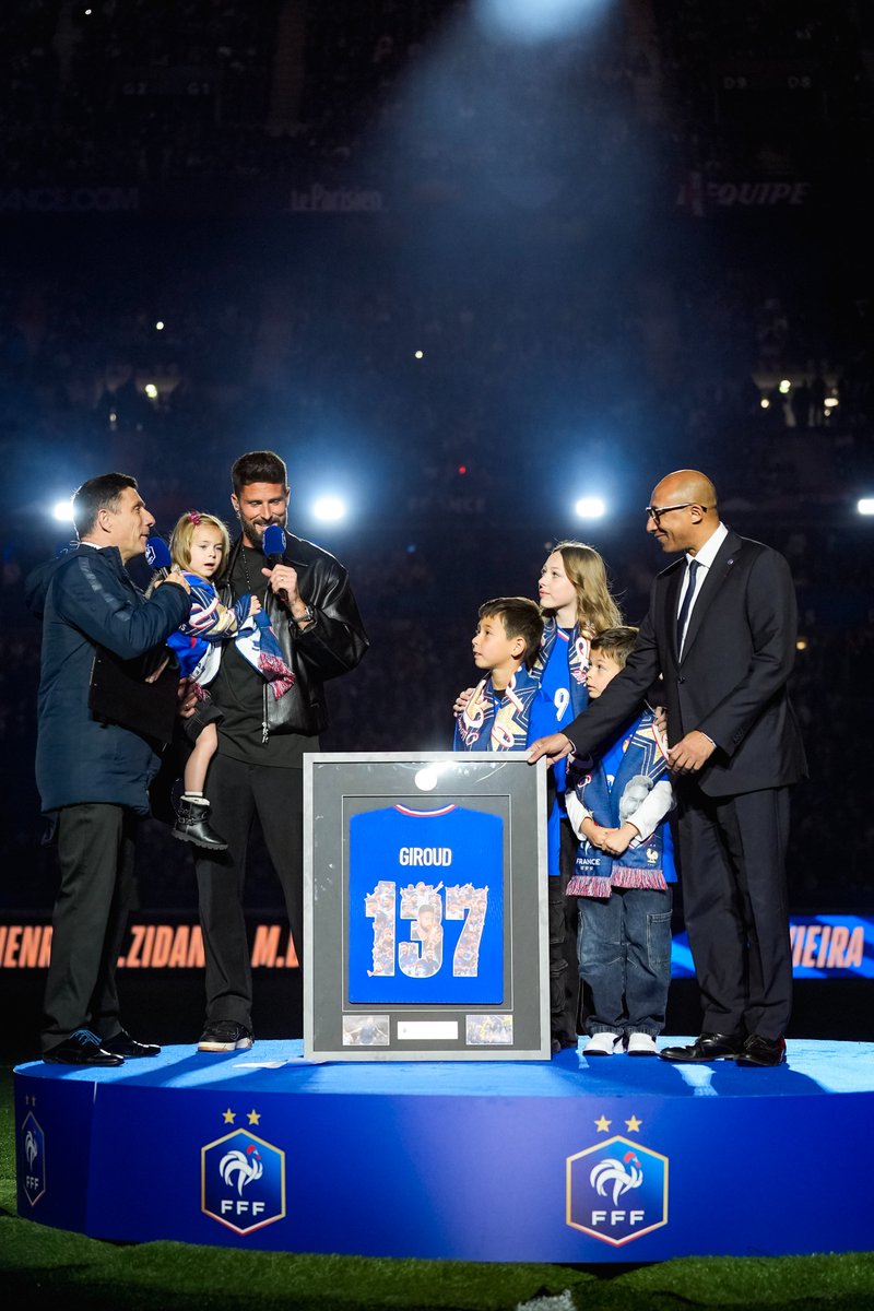 GIROUD
1⃣3⃣7⃣ 

À jamais gravé dans l'histoire 🇫🇷📖 

#FRACRO l #FiersdetreBleus