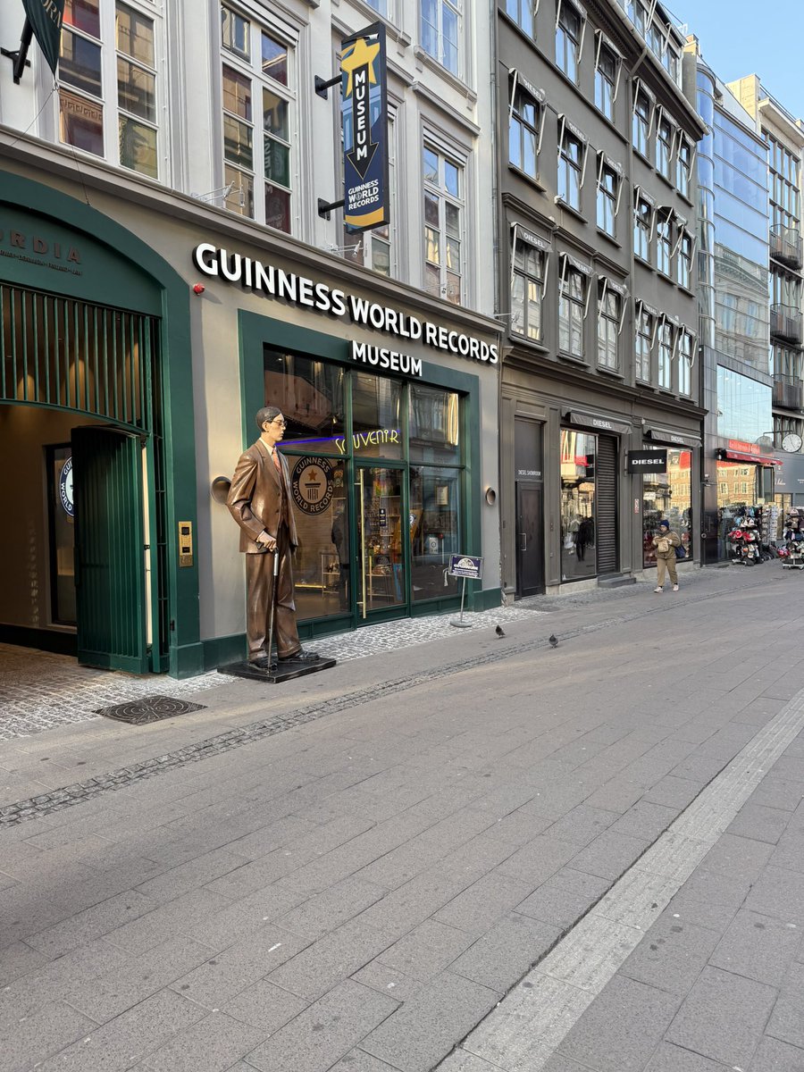 WebThreeGC's tweet image. GN all. Tomorrow I’m going to make sure this place has a picture of @apecoin at #nftparis. 
If not, someone will have to send me a framed photo to put up on their wall.