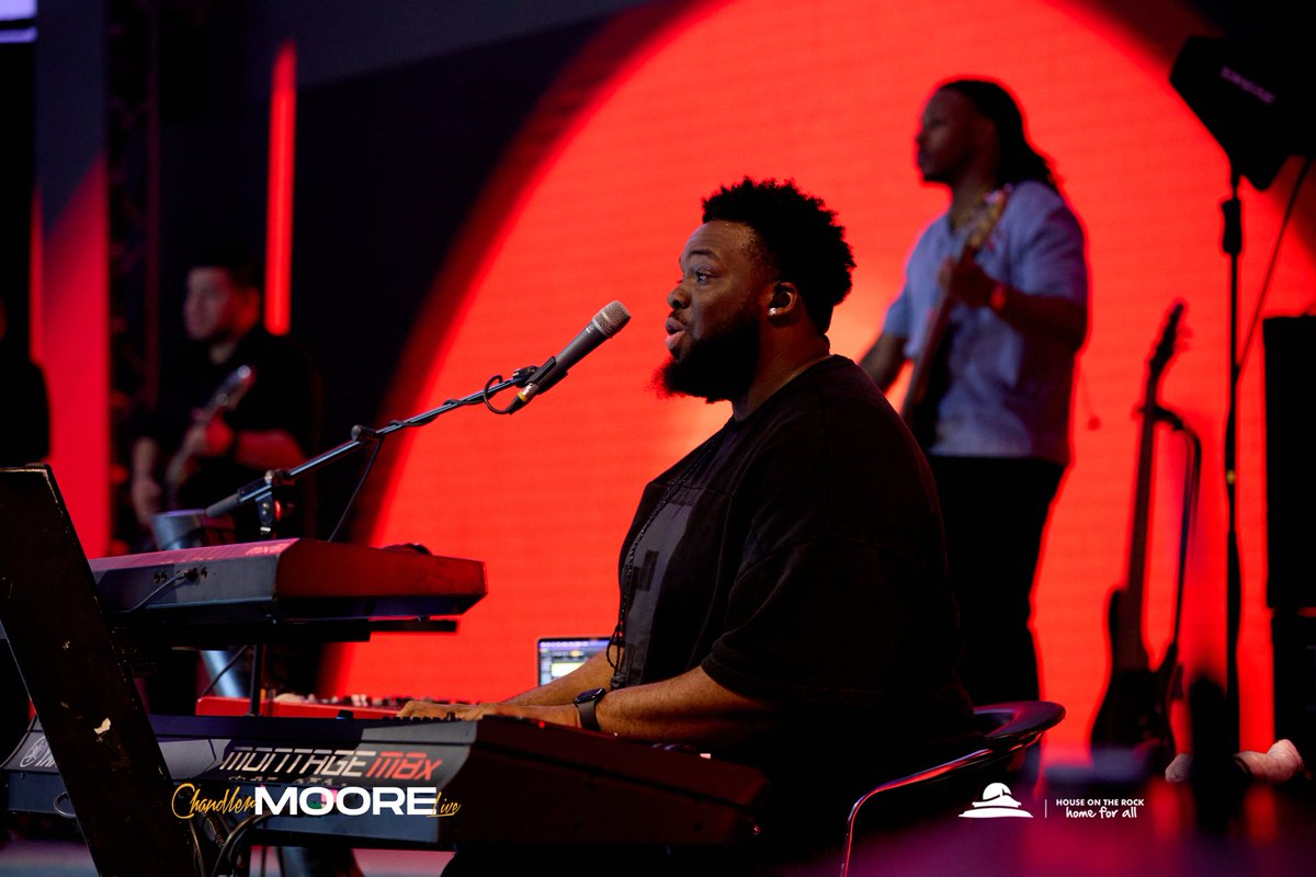 TheExperienceLG's tweet image. Everywhere we turn, God's love is undeniable!

Moses Bliss and Chandler Moore join hearts and voices in worship, pouring out love to the One who first loved us.

🎶 This Your Love 🎶

#ChandlerMoore
#ChandlerMooreLive
#WorshipExperience
#HouseOnTheRock