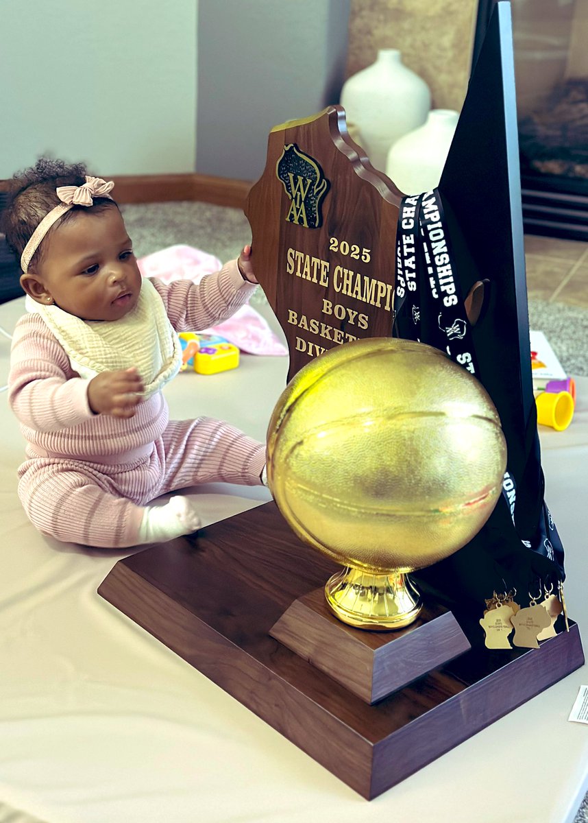 ChampionLife23's tweet image. Someone found a new toy… 

#ChampTalk #wiaabb #MarchMadness #Cultivate