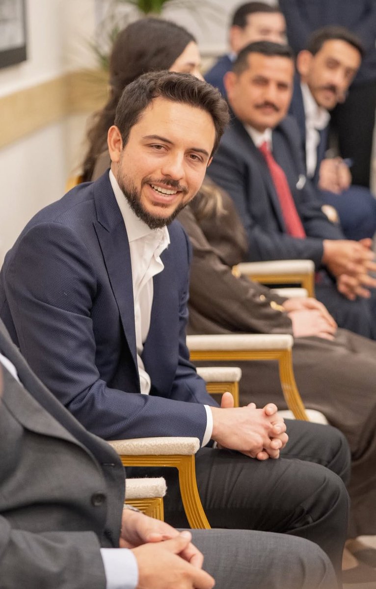 حفيد الشعب الأردني،أمير القلوب و سليل المجد الهاشمي 🇯🇴🖤