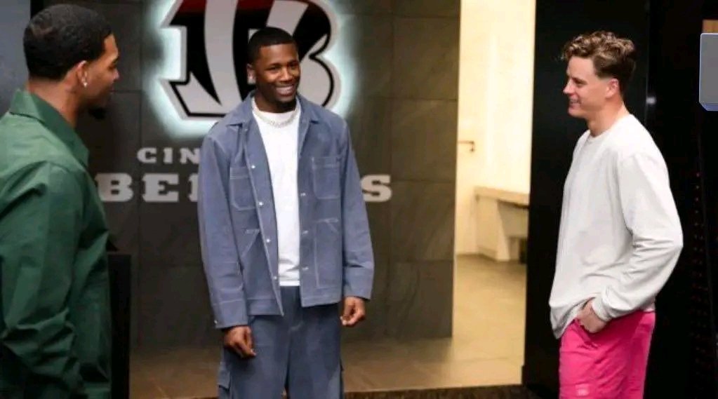 SOLVE53394692's tweet image. #CoachMarkPope Faith Trust God 🙏🏻 Guidance Rational moral man Terrific not name Coach of year 🔎  1 of 3 #MarchMadnessMBB History beat Top Rank team&apos;s everyone gives up #KentuckyMBB 🏀 @trainman_lover Homegirl #shaqtin #SHAQ #CBSSports 🤝 #Sachs_Jeffrey 🏆One 🐕 Loss Adoption pet…