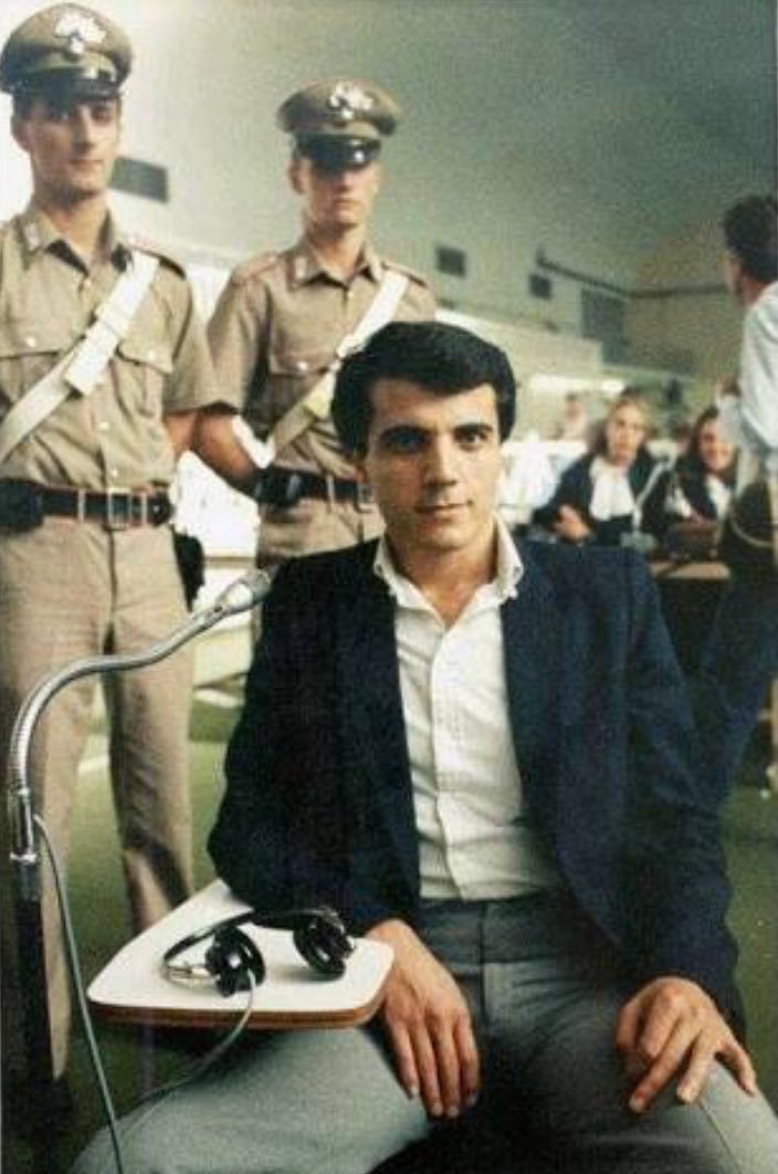 " Benim devletime kurşun sıkan herkes ölecek yaştadır " 
#AbdullahÇatlı
🇹🇷