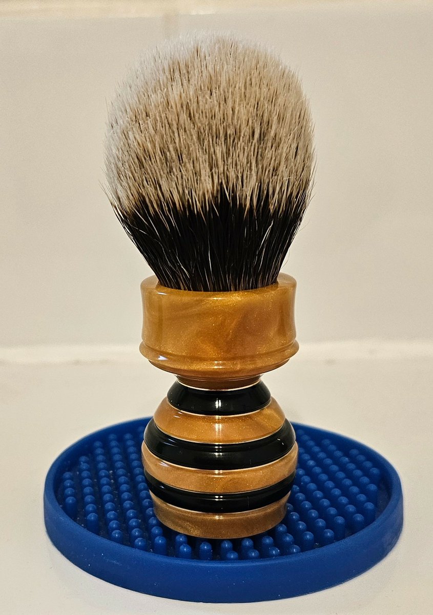 BadgerandBlade's tweet photo. Today's shave brush:

#Runeman handle with the #APShaveCo Gelousy knot

https://t.co/p2XL7hmuki

#WetShaving #ShaveBrush #ShavingSupplies #GroomingEssentials #ShavingGear #ShaveOfTheDay https://t.co/YQ4YvkCx3a