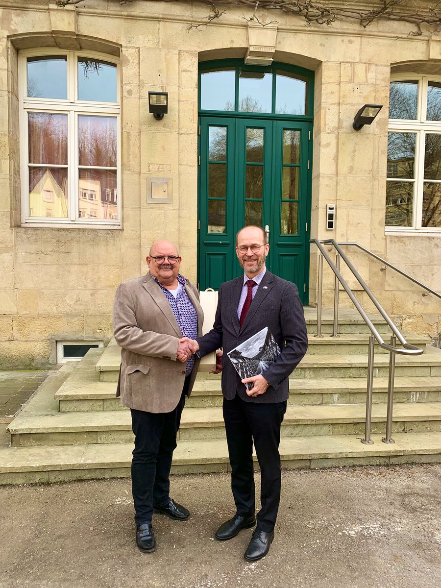 joukoleinonen's tweet image. Great visit to #Differdange, the 3rd largest city of Luxembourg🇱🇺. Thank you Bourgmestre Guy Altmeisch for showing your city, an important center for the steel industry and home of @FCDeifferdeng ⚽️
🇱🇺🇫🇮🇪🇺