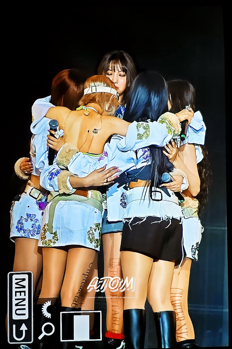 atom_mj0507's tweet image. 250323 ComplexConHK25
🐻🦦🐱🐶🐹forever ❤️
#민지 #Minji
#하나 #Hanni
#다니엘 #Danielle
#해린 #Haerin
#혜인 #Hyein
#NJZ