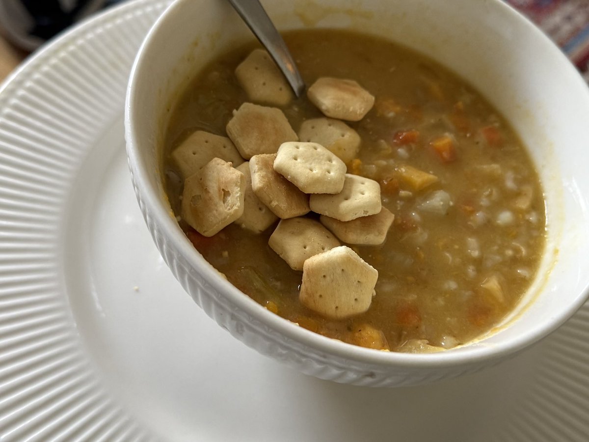 ThirtyOneCran's tweet image. if you’re not following Iowa Women Basketball, then you should, especially if you’re an alumni 

before I get carried away 

Vegetable Barley Soup 

#GoHawks
#iowaHawkeyesWomenBasketball