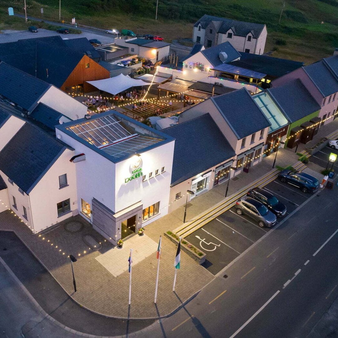 ClareTourism's tweet image. 💛💙 Stay in Comfort in County Clare! Looking for a unique getaway? Hotel Doolin, an intimate boutique hotel offers a warm welcome and award-winning hospitality.

✨ Plan your perfect stay in County Clare today! Check out:
🔗 VisitClare.ie/accommodation

#VisitClare #SundayStay