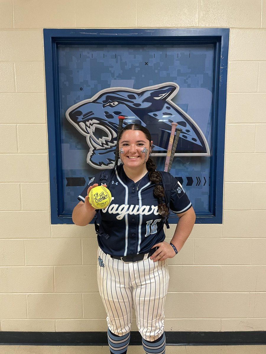 Congrats to <a href="/zoey_varela/">Zoey Varela</a> for hitting her first 2025 district play BOMB Friday night! Keep grinding! 💣🥎💕🪩🐆