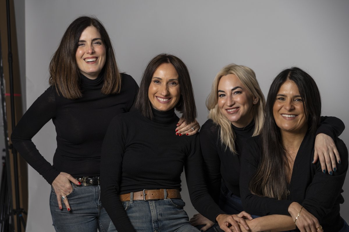 Ivankylove's tweet photo. Chicas con clase. 
#blackkamera #amordemaeso #canonr6 #pitxonas #ivanamormaeso https://t.co/2lKDn0FX6x